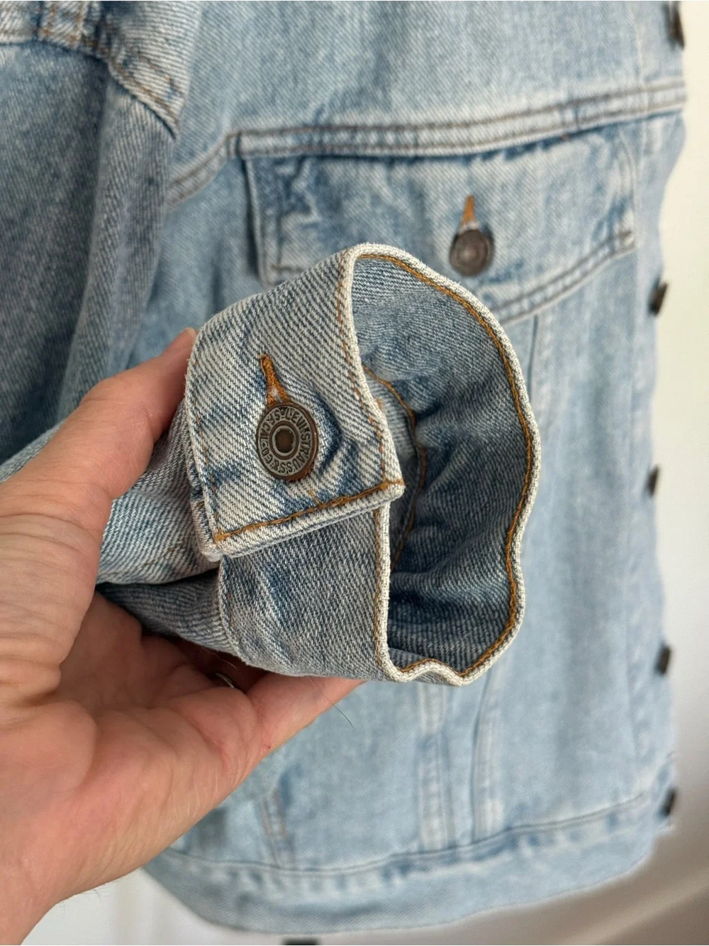 Vintage 1992 Levi’s Classic Light Wash Denim Jacket size Large